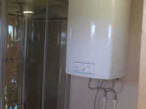 Установка накопительного водонагревателя и подключение  к системе водоснабжения